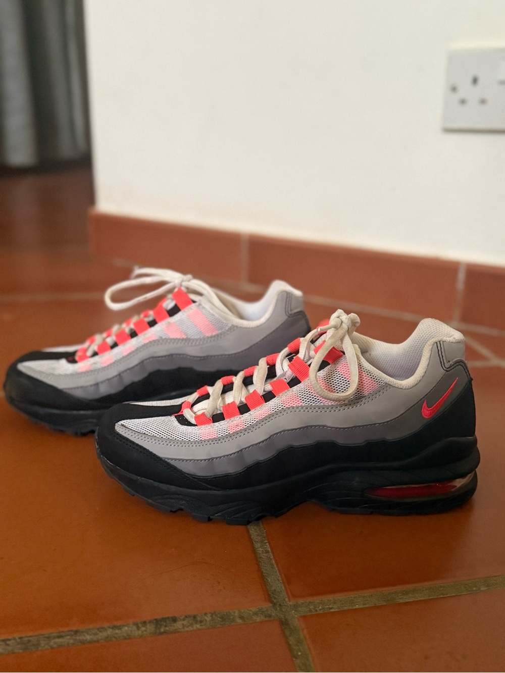 Nike Air Max 95 in Black, Gray & Pink